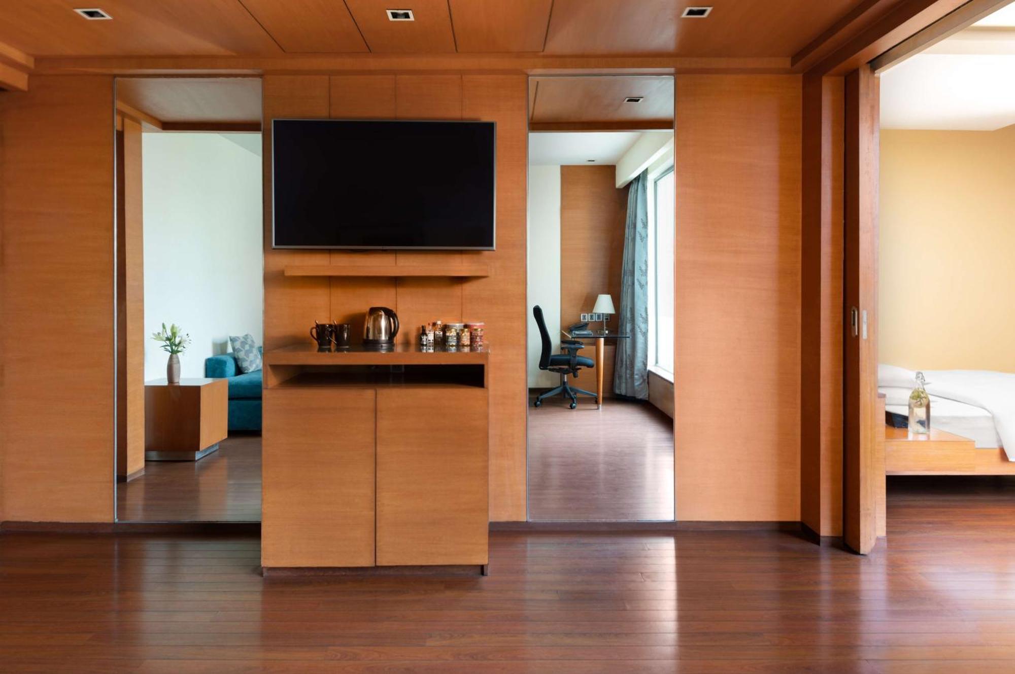 Hyatt Pune Exterior photo Suite at the Park, Hyderabad