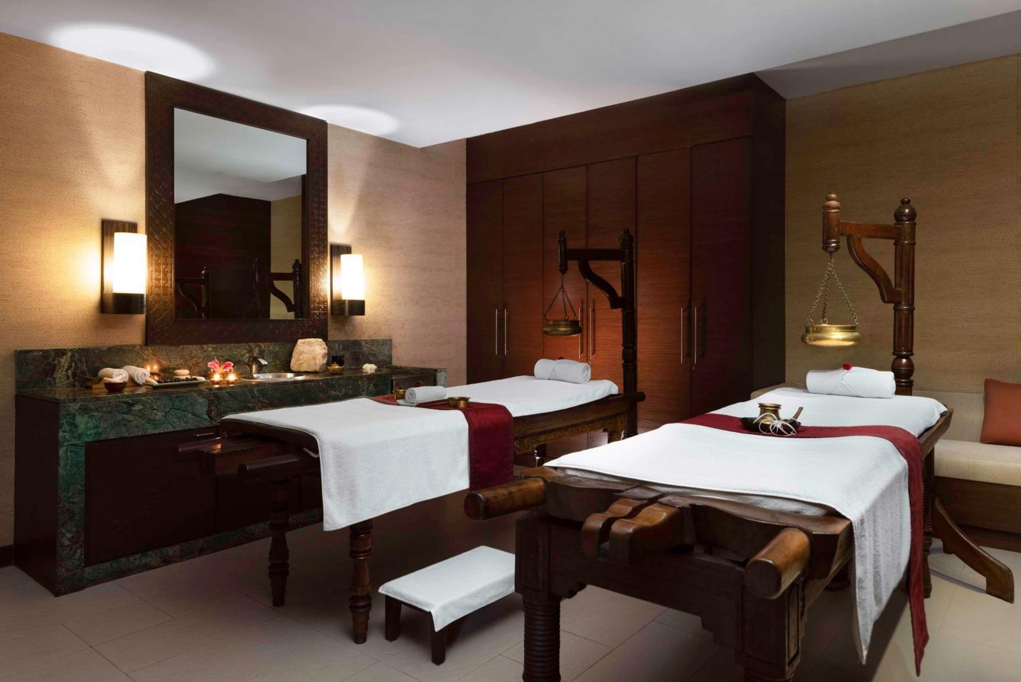 Hyatt Pune Exterior photo A treatment room at the spa