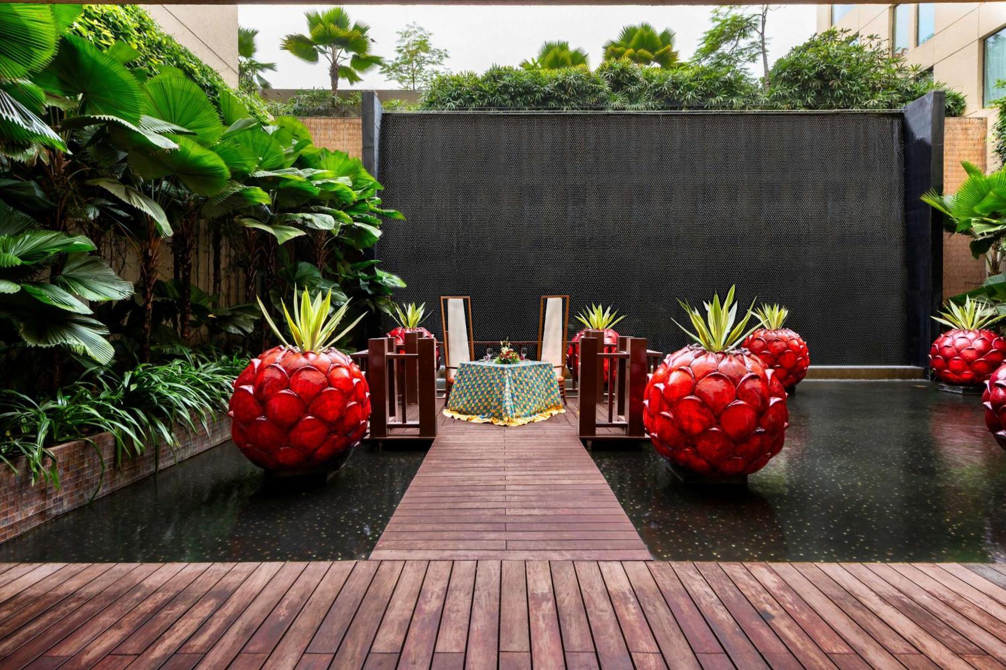 Hyatt Pune Exterior photo The water feature at the entrance of the hotel