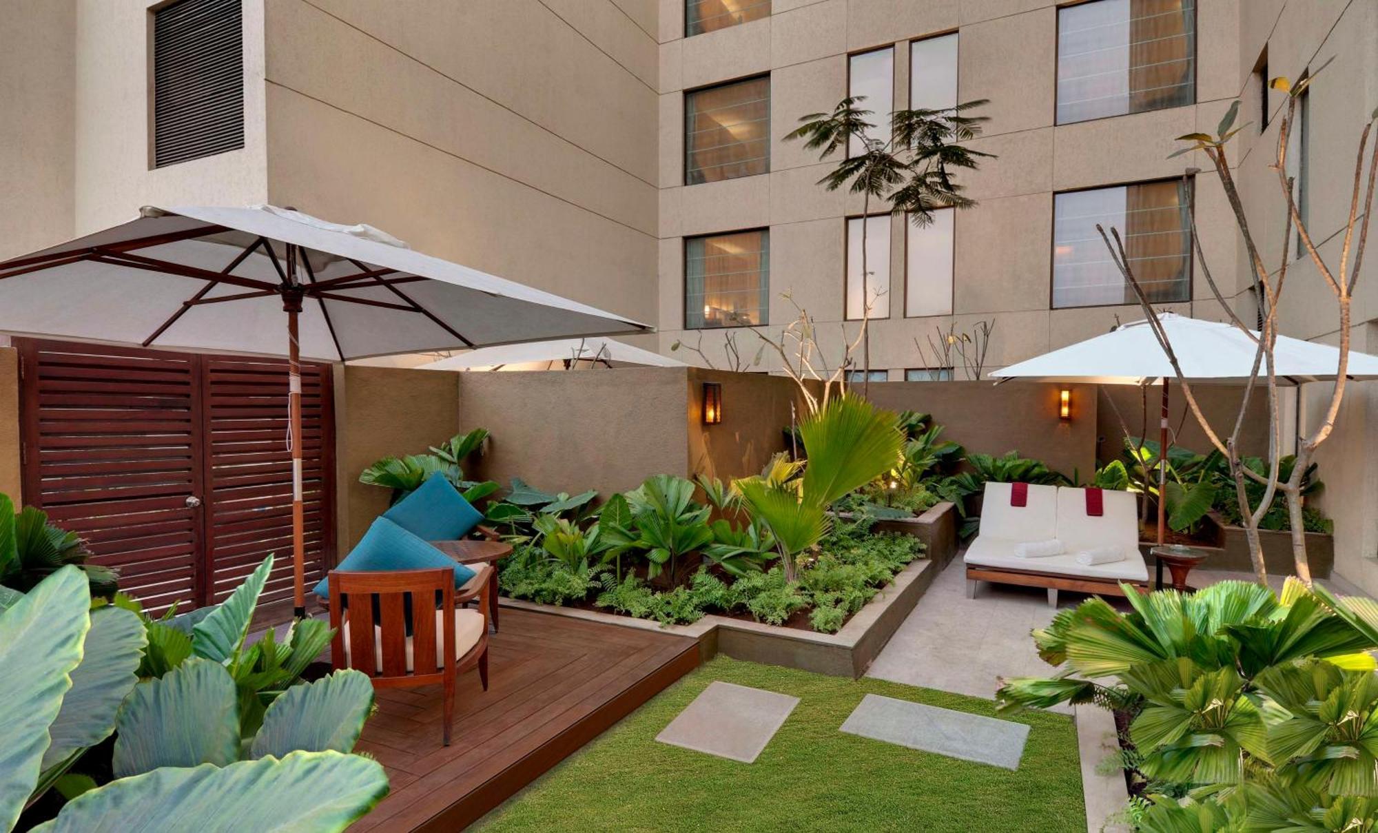 Hyatt Pune Exterior photo The hotel's courtyard